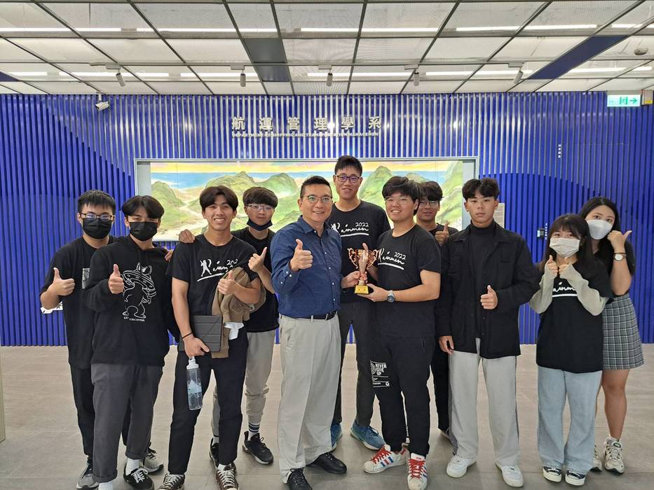 與主任的大合照